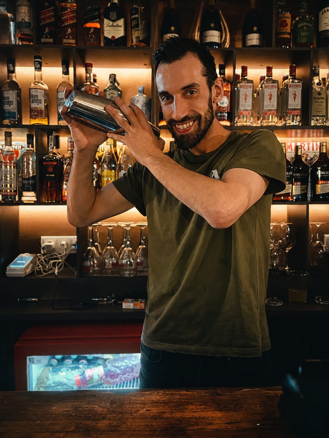 Ramiro, bartender de Amaro Coctels SCQ
